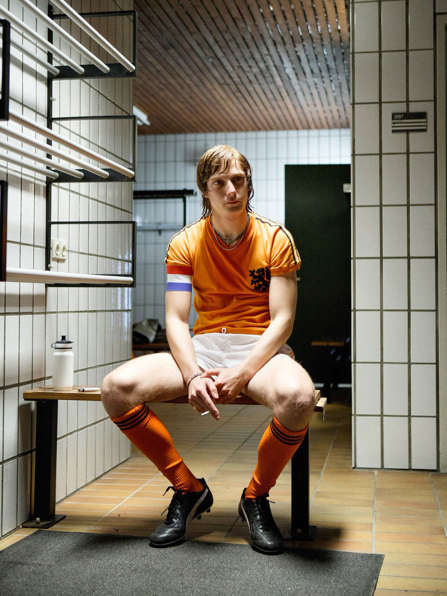 smokingjohancruyff158499029235011706860581c81bc0f8cp.jpg