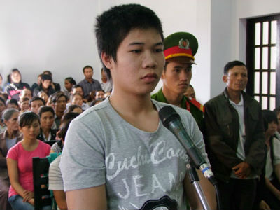 Nỗi đau gia đ&igrave;nh nữ sinh ngoan hiền bị g&atilde; say l&agrave;m nhục 3