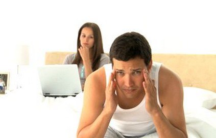 Kinh h&atilde;i mủ, bi lẫn lộn trong dương vật 1