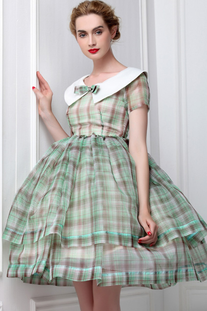 Xinh đẹp bất ngờ với v&aacute;y x&ograve;e cổ điển 9