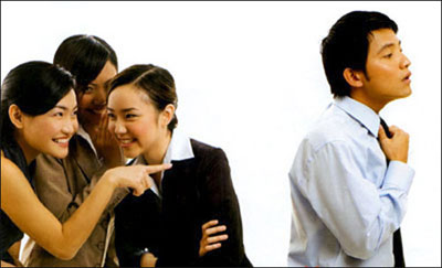 Vợ hơn 5 tuổi, chồng không dám đưa đi chơi cùng 1