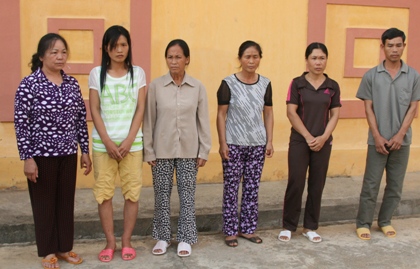 R&ugrave;ng m&igrave;nh nh&oacute;m mua b&aacute;n trẻ sơ sinh ra nước ngo&agrave;i t&aacute;o tợn 1