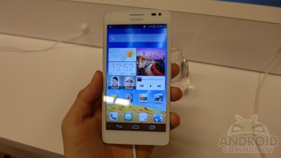 Huawei công khai chê bai Samsung và Apple tại CES 2013 4