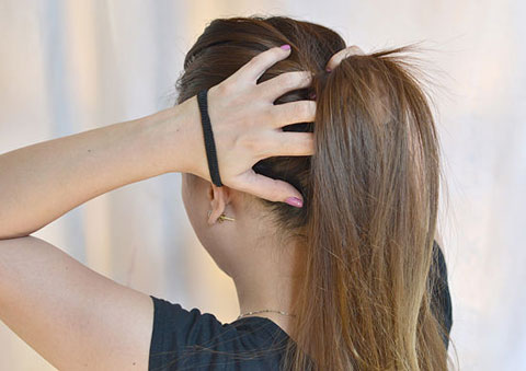 7 bước tự tạo m&aacute;i t&oacute;c xoăn quyến rũ 2