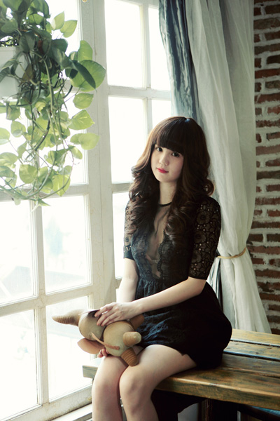 Chọn v&aacute;y Tết c&ugrave;ng Ngọc Trinh 1