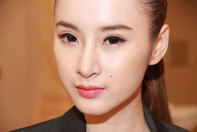 Angela Phương Trinh: Sau 18 tuổi sẽ tuyệt đường sexy 4 Angela Phương Trinh: Sau 18 tuổi sẽ tuyệt đường sexy 4