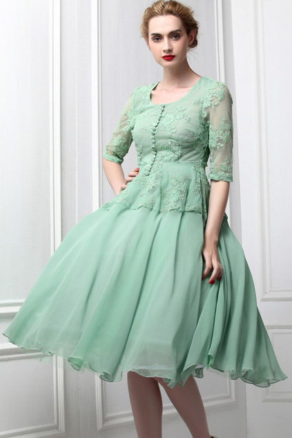Xinh đẹp bất ngờ với v&aacute;y x&ograve;e cổ điển 8