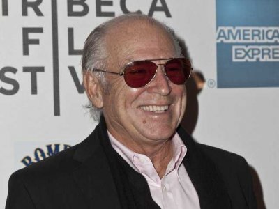 Những ca sĩ gi&agrave;u c&oacute; nhất mọi thời đại 9