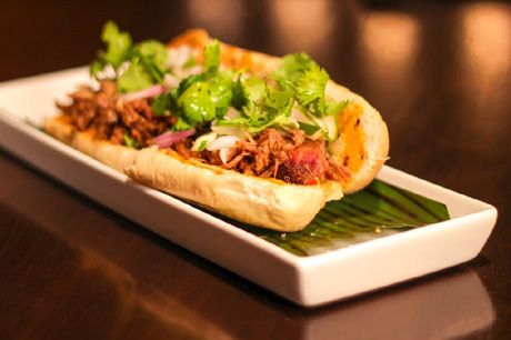 B&aacute;nh m&igrave; "kiểu" Việt Nam đắt kh&aacute;ch T&acirc;y 4