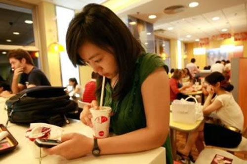 Những thông điệp ý nghĩa về việc sử dụng điện thoại 7