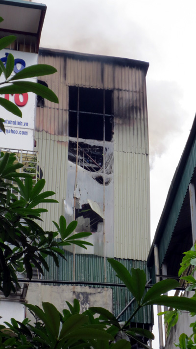 Hỏa hoạn s&aacute;t &ldquo;chợ Giời&rdquo;, cả phố hoảng loạn 6