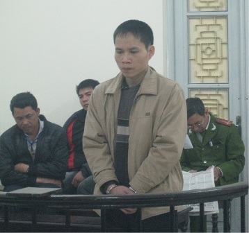R&ugrave;ng m&igrave;nh kẻ d&ugrave;ng dao cứa cổ bạn g&aacute;i 1