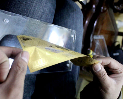 Đi Tết bằng c&aacute;ch 'd&aacute;t v&agrave;ng v&agrave;o nh&agrave; sếp' 4