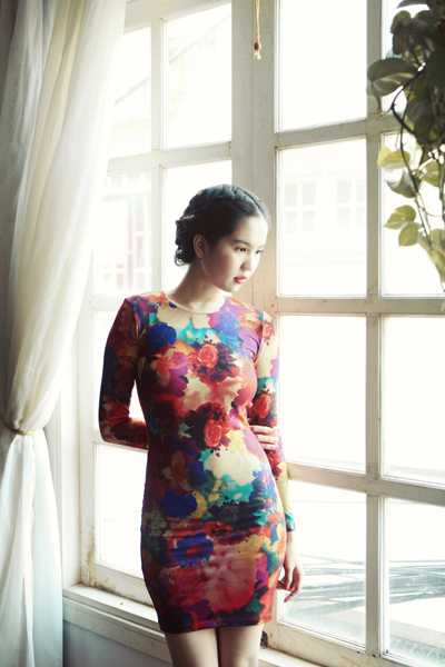 Chọn v&aacute;y Tết c&ugrave;ng Ngọc Trinh 3