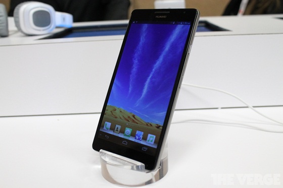 Huawei công khai chê bai Samsung và Apple tại CES 2013 3