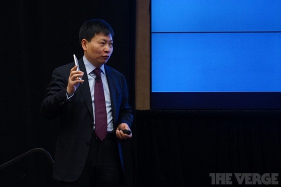 Huawei công khai chê bai Samsung và Apple tại CES 2013 1