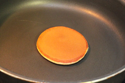 Tự l&agrave;m b&aacute;nh r&aacute;n Doraemon ngon tuyệt 11