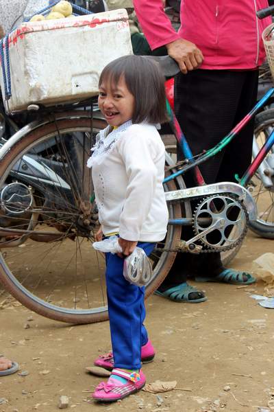 'Người t&iacute; hon' g&acirc;y x&ocirc;n xao ở lễ hội ch&ugrave;a B&aacute;i Đ&iacute;nh 2