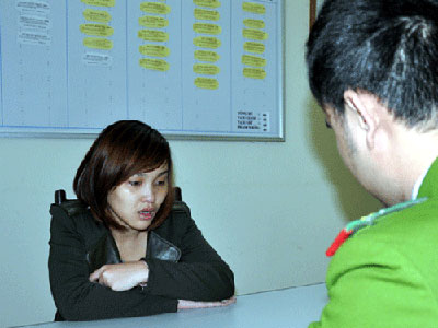 Nữ sinh dọa tố chuyện y&ecirc;u, tống tiền thầy cũ 1