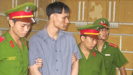 Cứa cổ bạn gái vì hiếp dâm không được 1