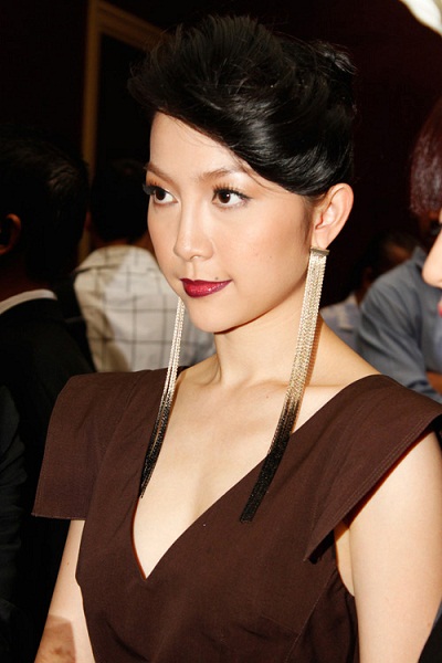 Điểm lại 10 xu hướng 'dội bom' l&agrave;ng thời trang 2012 12