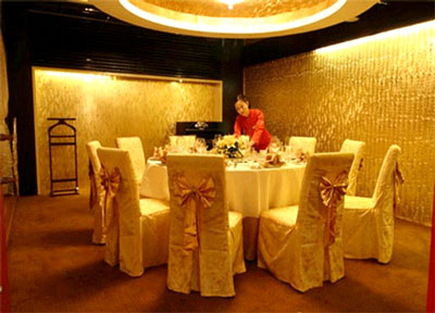 Bữa ăn ngh&igrave;n đ&ocirc; ở "ph&ograve;ng v&agrave;ng" của đại gia Việt 1