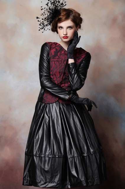 Xinh đẹp bất ngờ với v&aacute;y x&ograve;e cổ điển 11