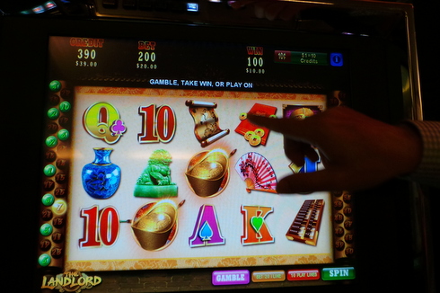 Mở cửa casino 'Việt kiều thắng kiện' cho b&aacute;o giới v&agrave;o thăm 9