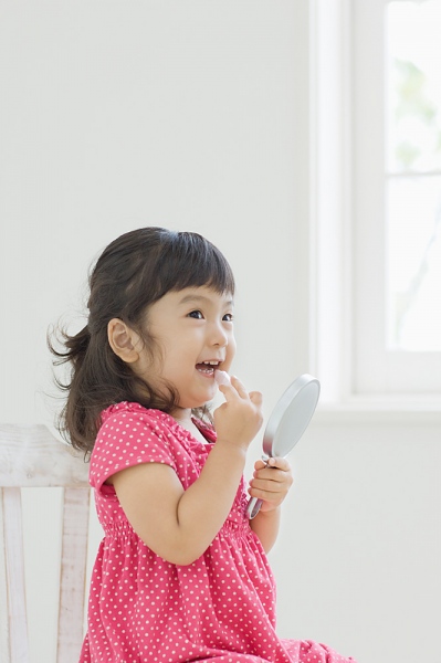 "Nứt mắt" đã đòi mẹ... bán nhà để mua hàng hiệu 1 "Nứt mắt" đã đòi mẹ... bán nhà để mua hàng hiệu 1