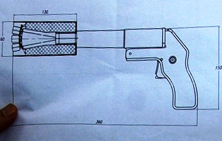 CSGT Thanh H&oacute;a nghi&ecirc;n cứu 's&uacute;ng bắn lưới bắt xe' 2