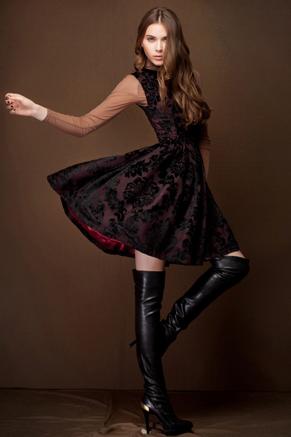 Xinh đẹp bất ngờ với v&aacute;y x&ograve;e cổ điển 13