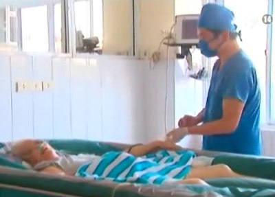 Bục t&uacute;i sưởi, cụ b&agrave; bỏng nặng 1
