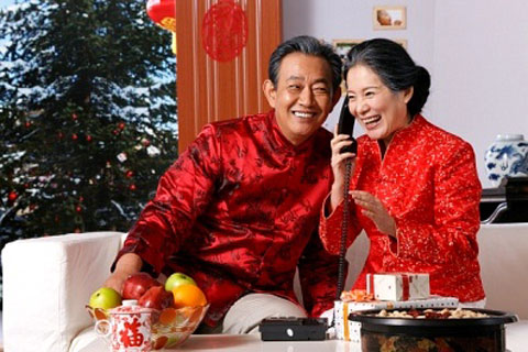Dâu mới mừng tuổi bố mẹ chồng 200 nghìn có "ê mặt"? 1
