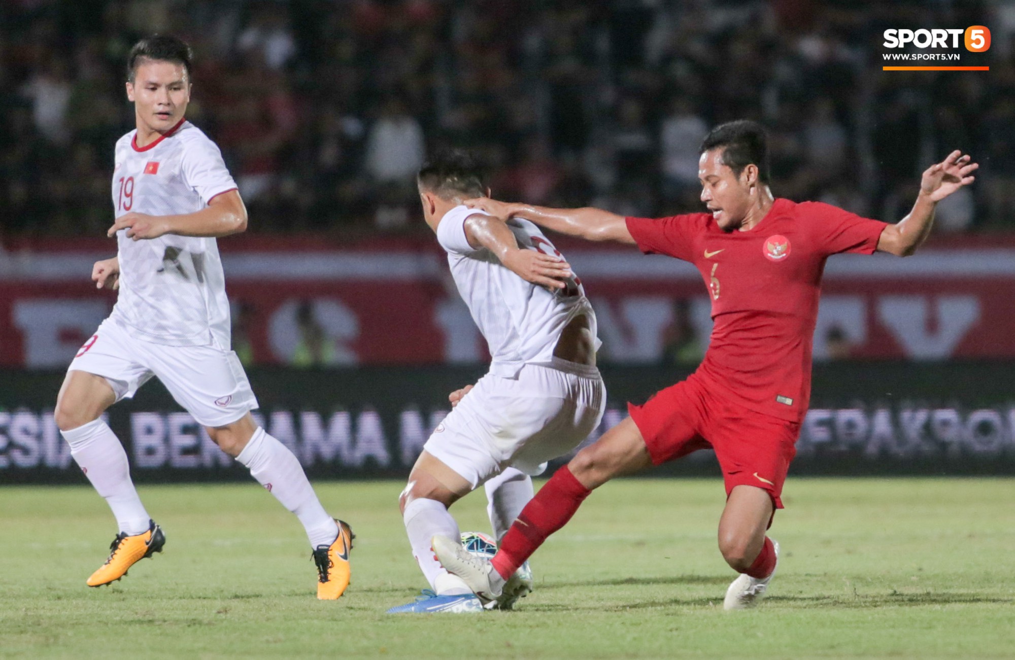20191015tuyenvietnamindonesia5415711827143631090741314b14b53e205cp.jpg