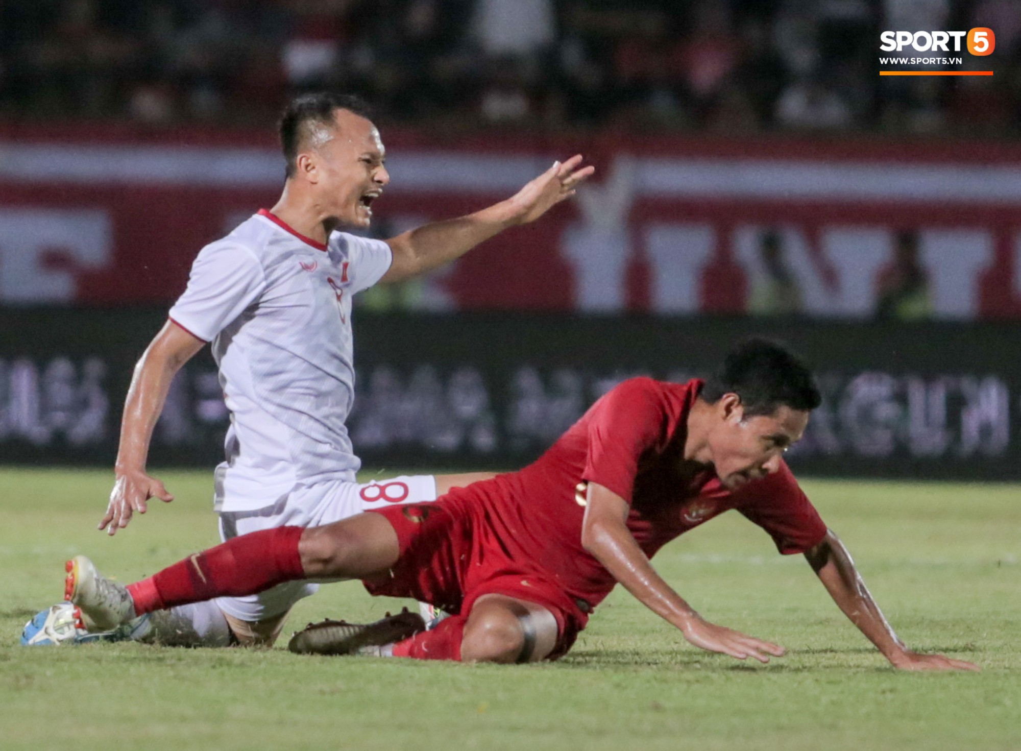 20191015tuyenvietnamindonesia551571182714368934457713c344f40358cp.jpg