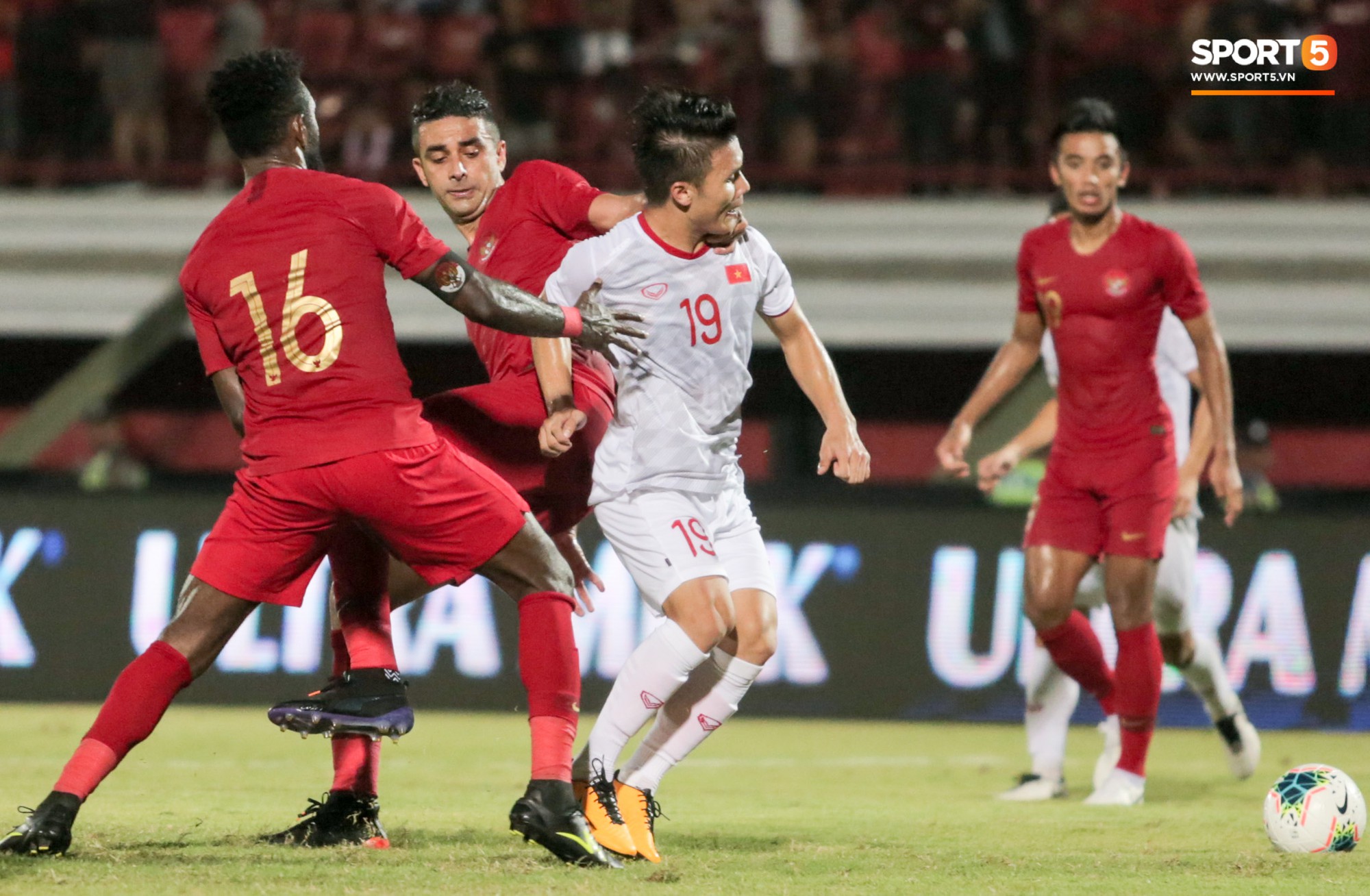20191015tuyenvietnamindonesia78157118271439320473577233564239076cp.jpg