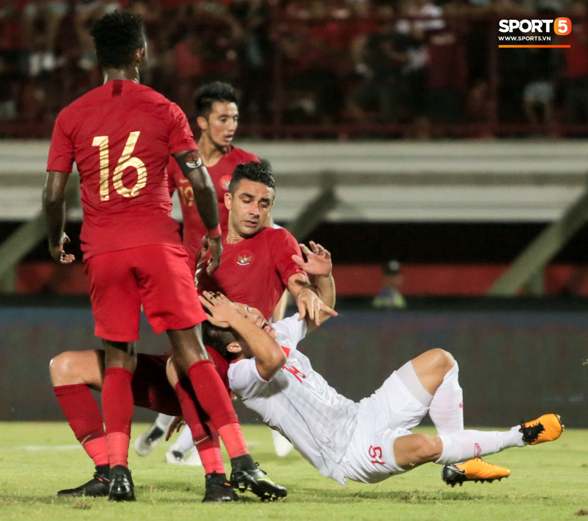 20191015tuyenvietnamindonesia79157118271439515164774968fc922dea0cp.jpg