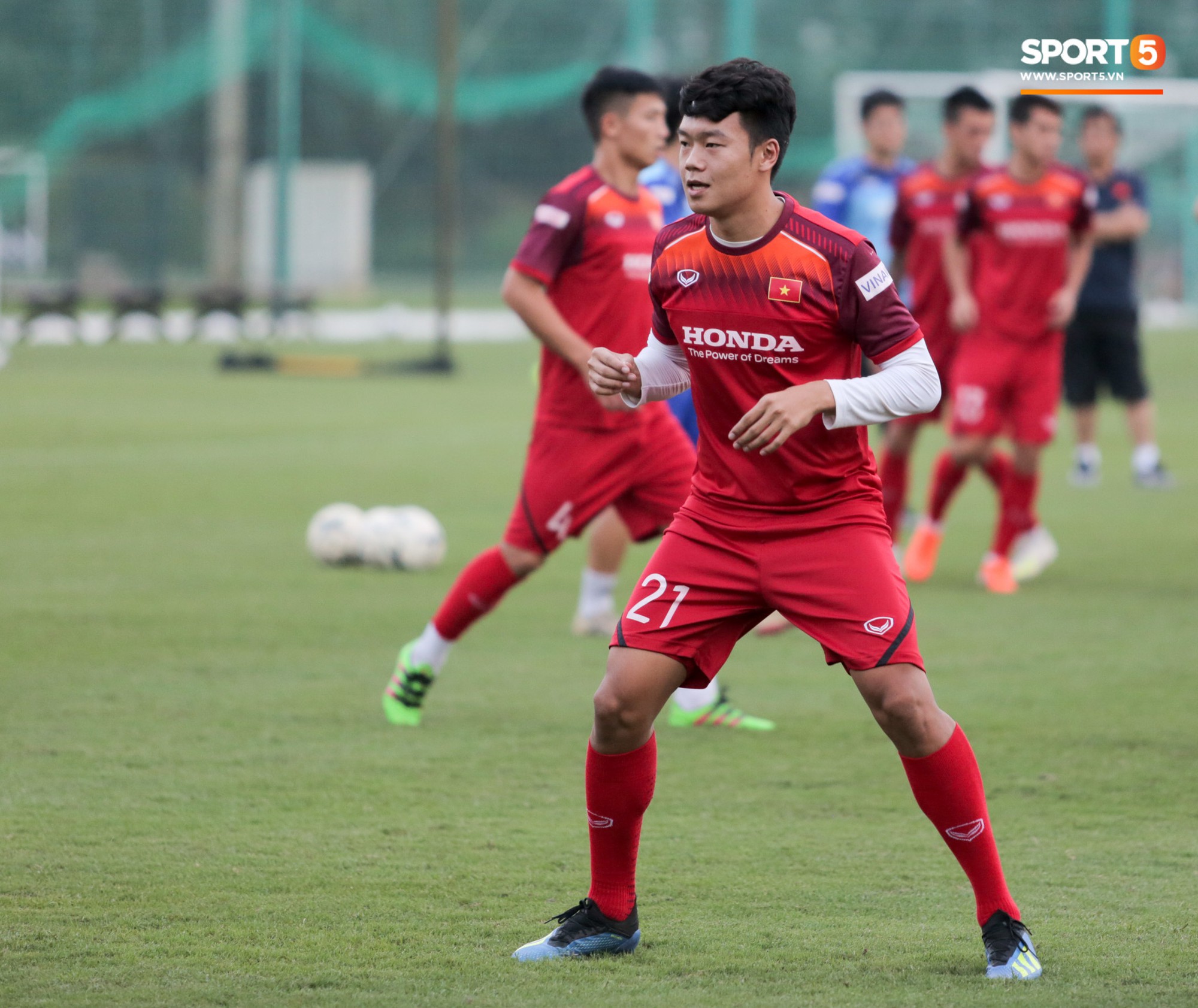 2019107tuyenvietnamtapluyen191570451968920172263821ed59308630cp.jpg