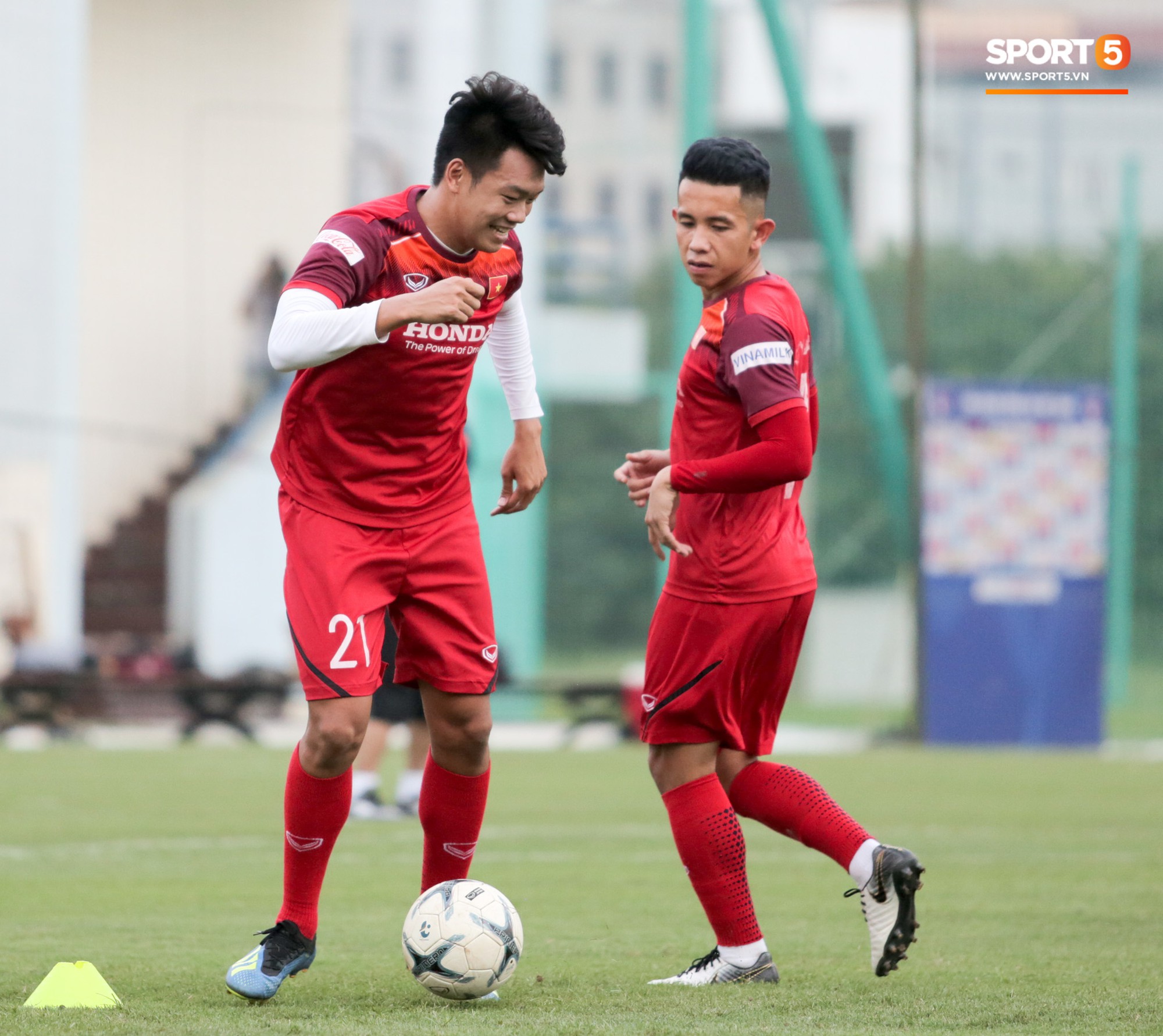 2019107tuyenvietnamtapluyen331570451968927452222916dd7521166ccp.jpg