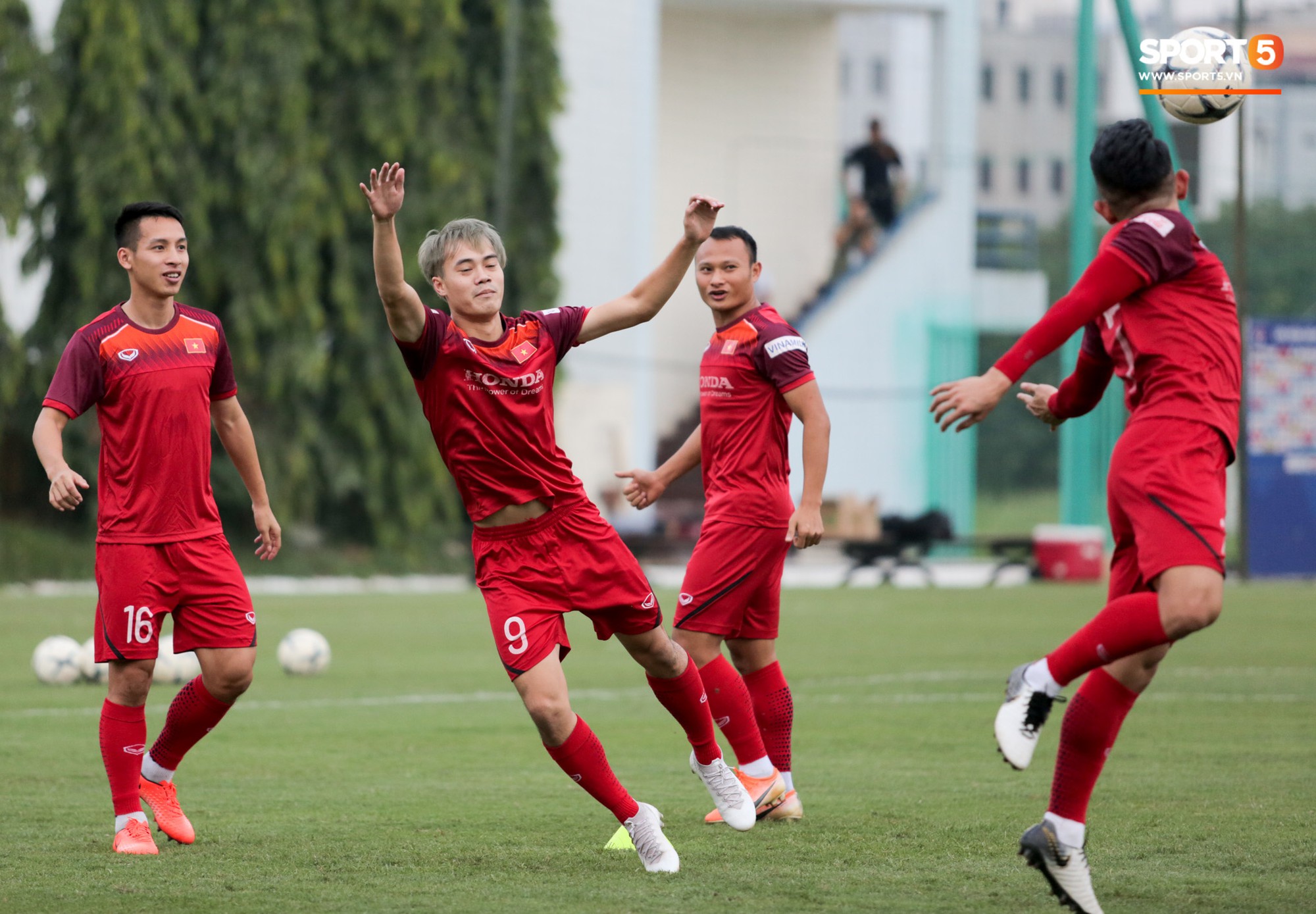 2019107tuyenvietnamtapluyen40157045337519829797742e05fabde5acp.jpg