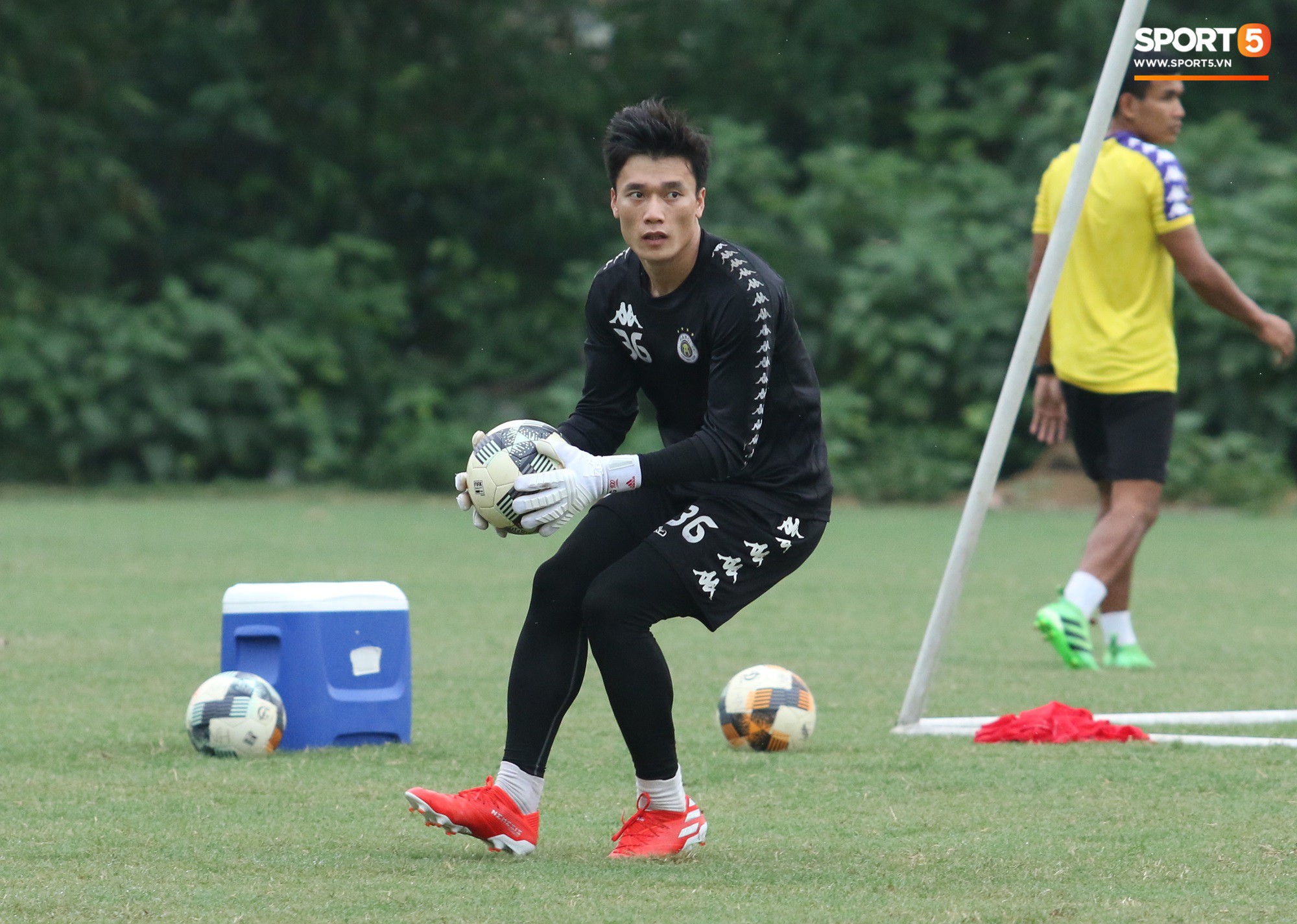 hanoifc115585408742415704637402e85a6c7fcp.jpg