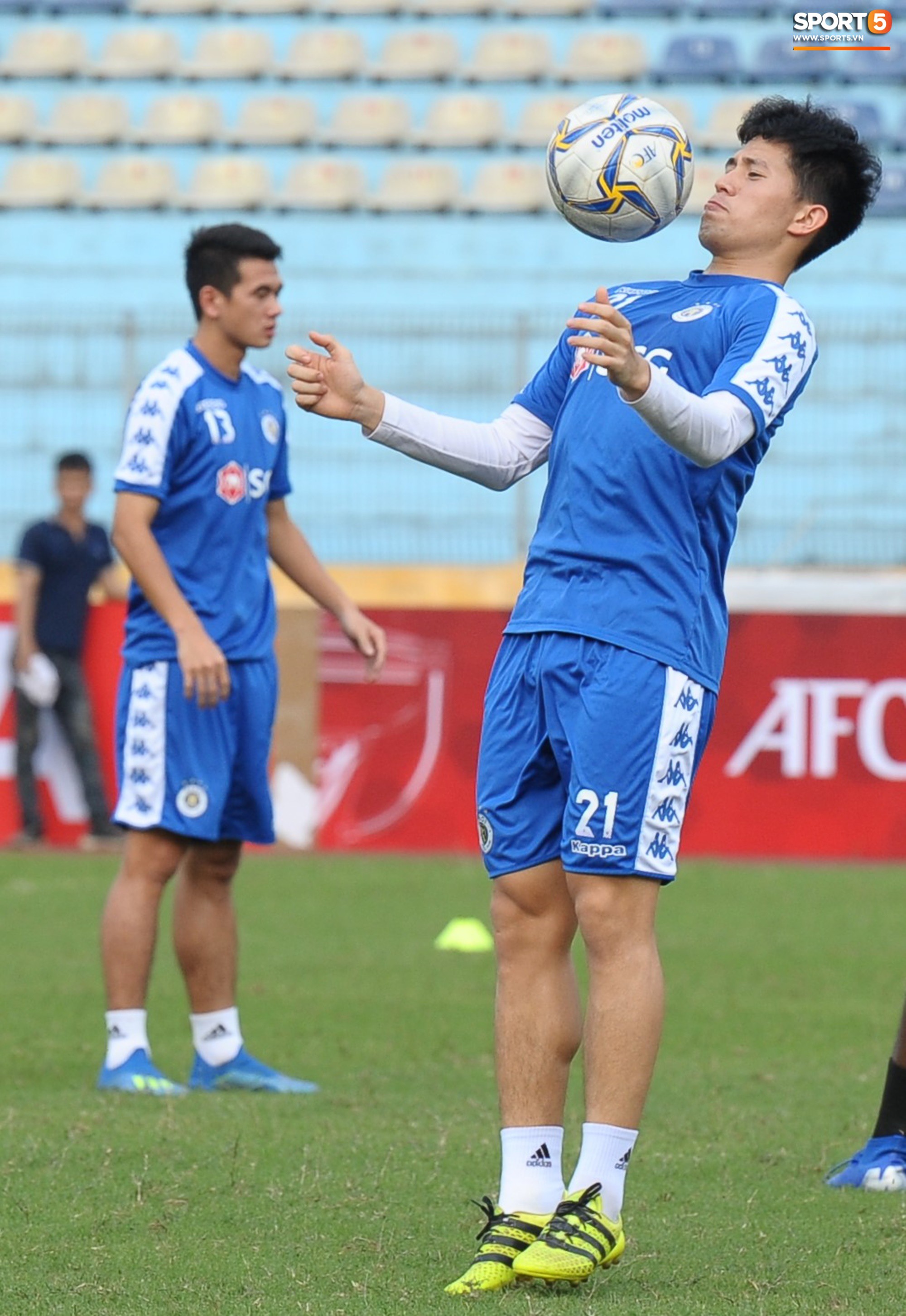 hanoifc151557756832991251601327ad4b86c277cp.jpg