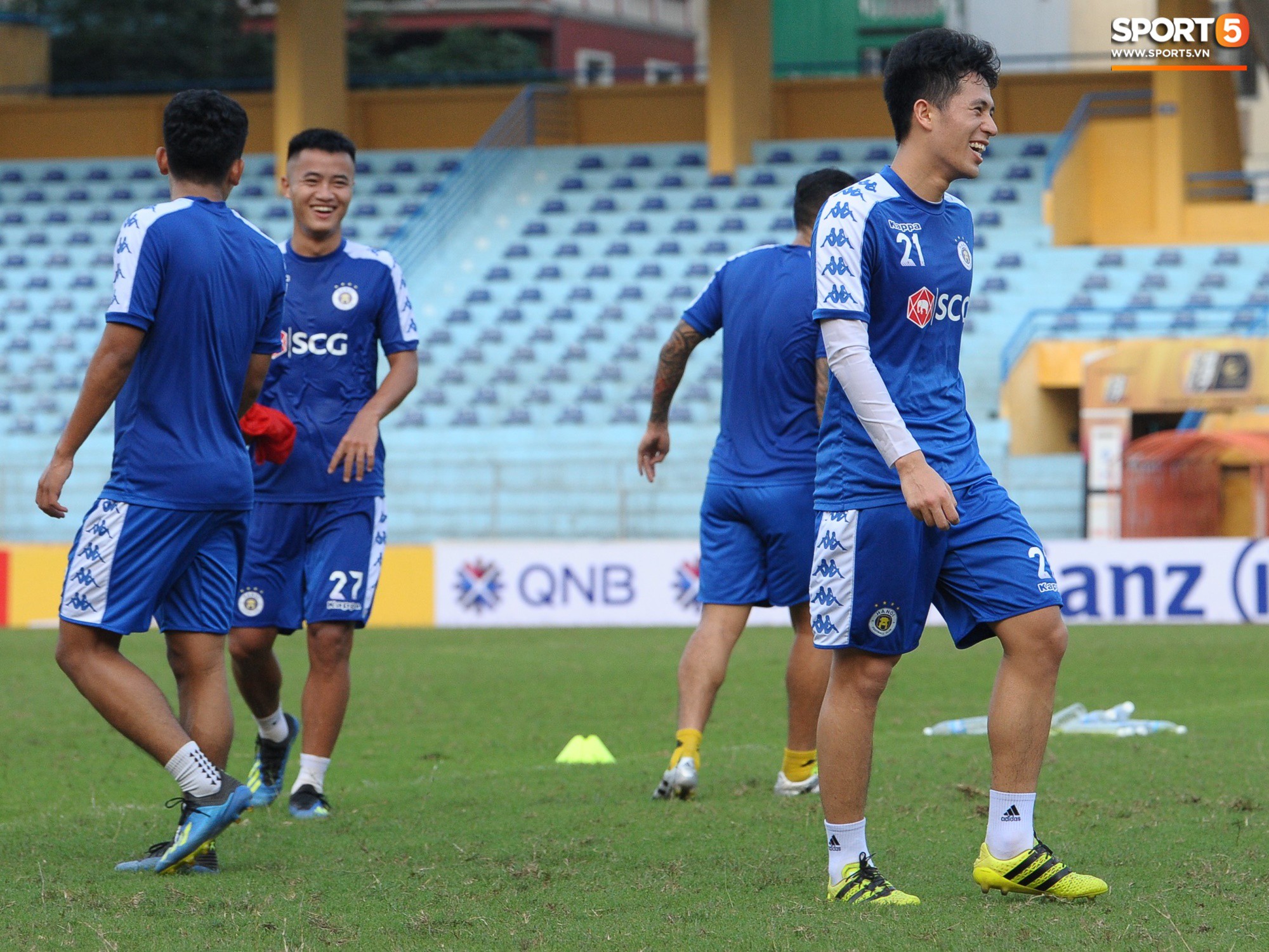 hanoifc541557756833026210432777fab46ec437cp.jpg