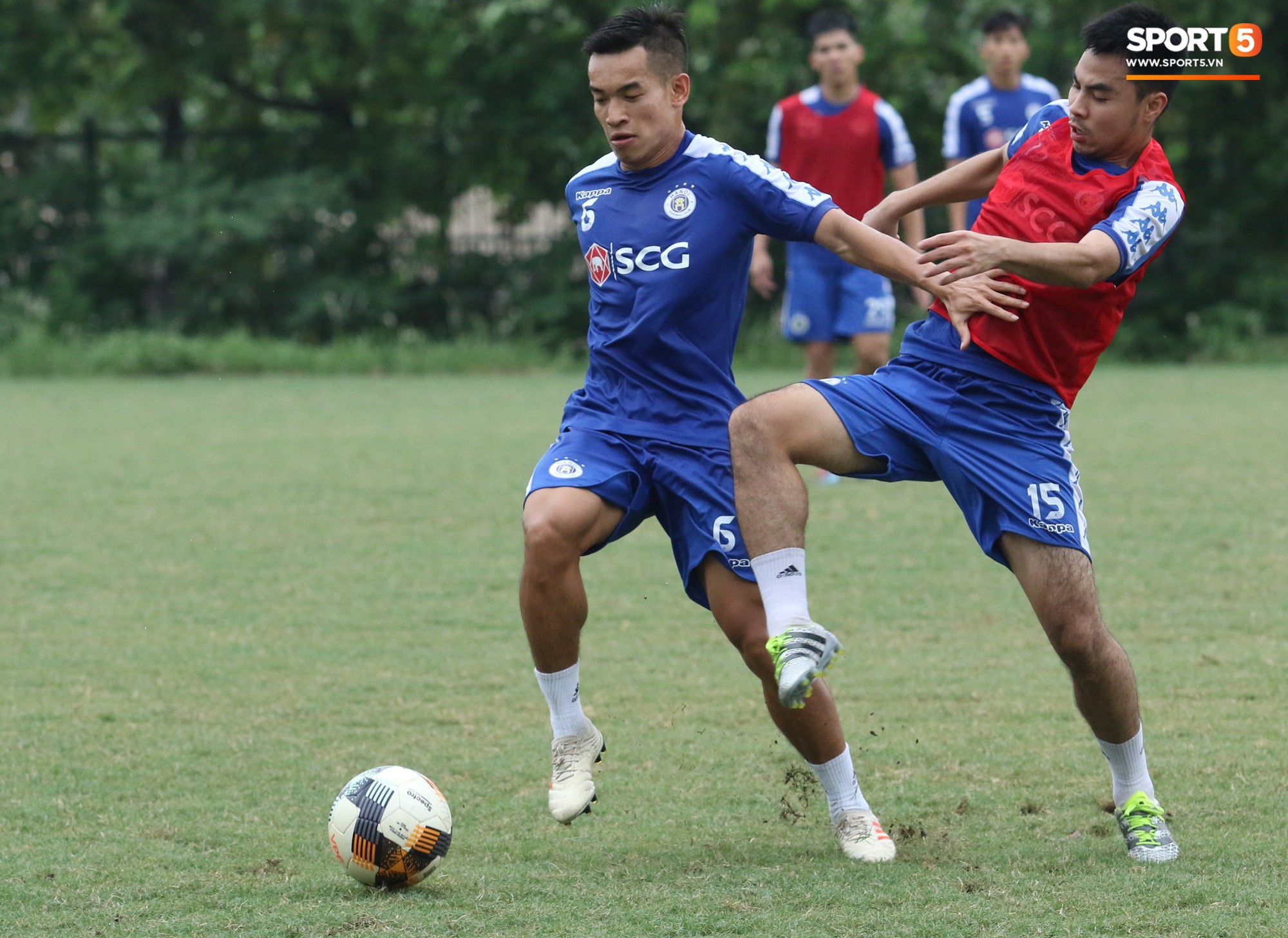hanoifc815585408742762002193020f2c4952cfacp.jpg