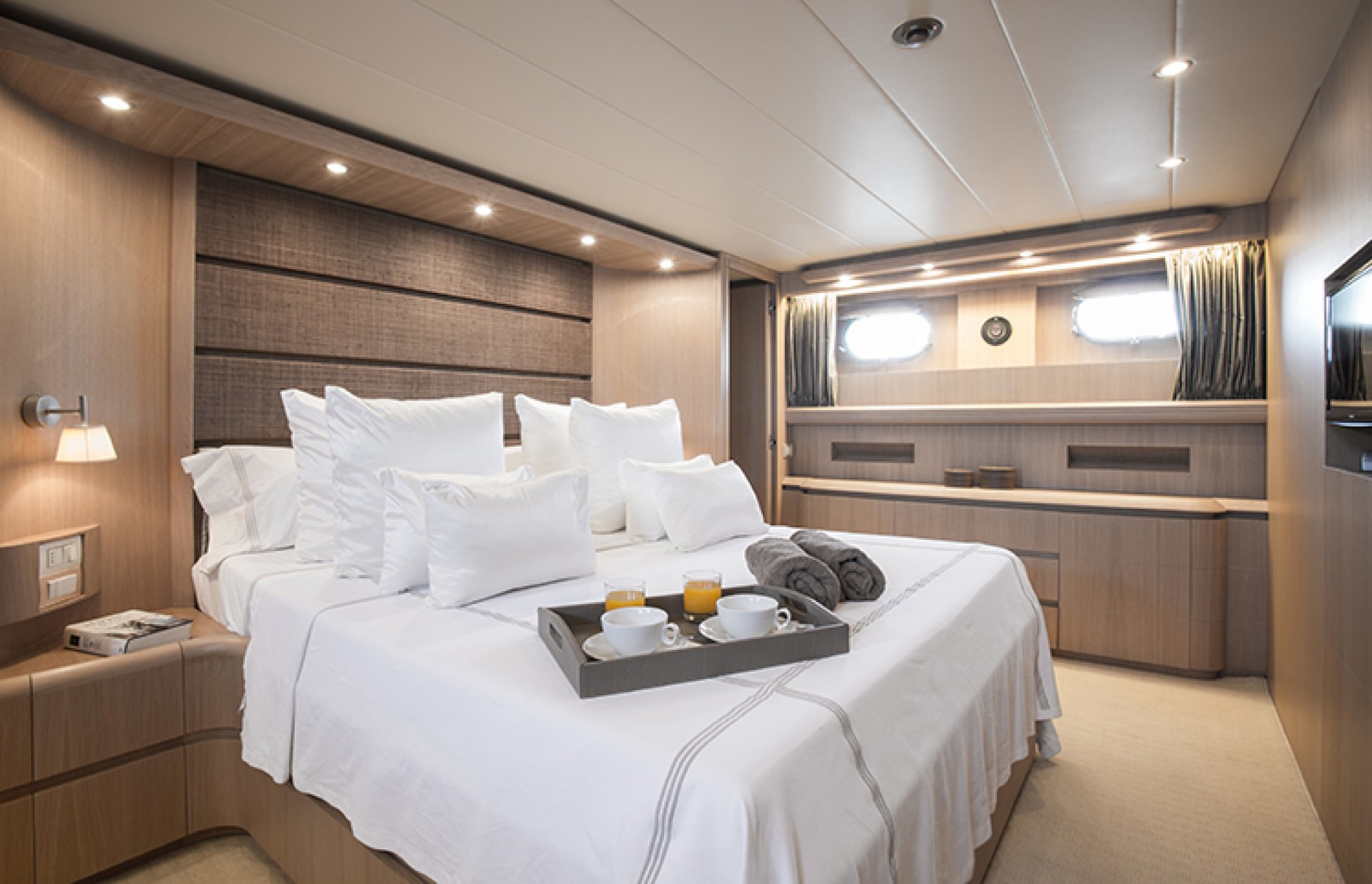 maiora28sevencyachtchartermastercabin15646734303321316120636e88b09105fcp.jpg