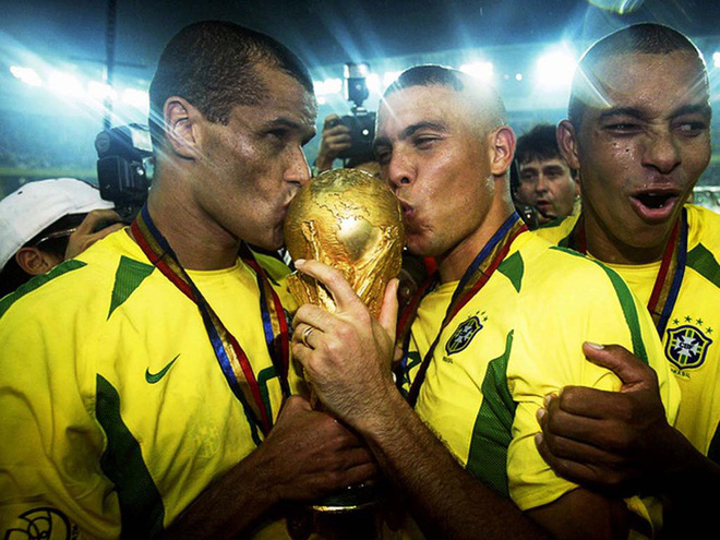 ronaldoworldcup20021584272660558574869759579fdaf7acp.jpg