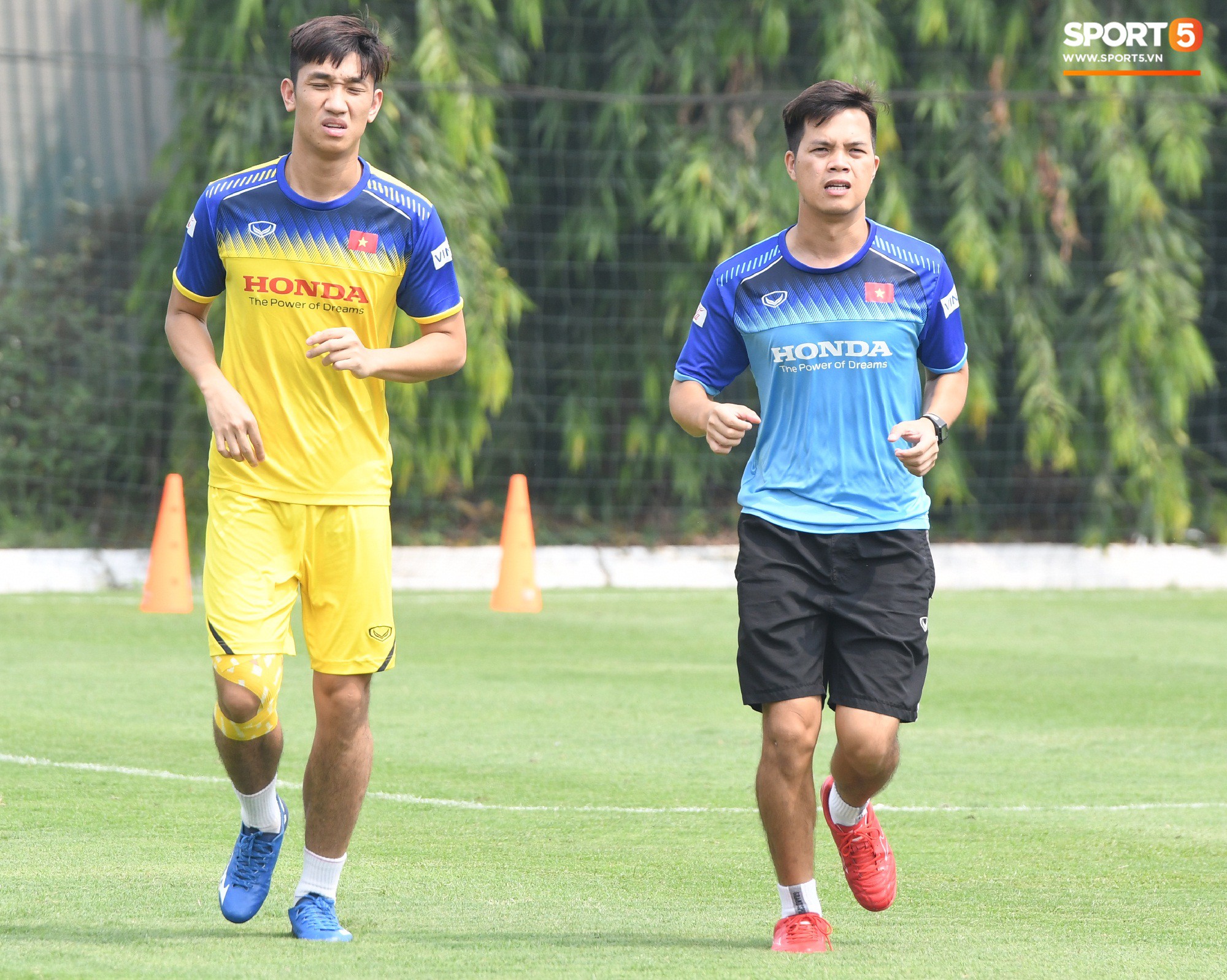 u22vietnam815702539556402124046280308e2b3675cp.jpg