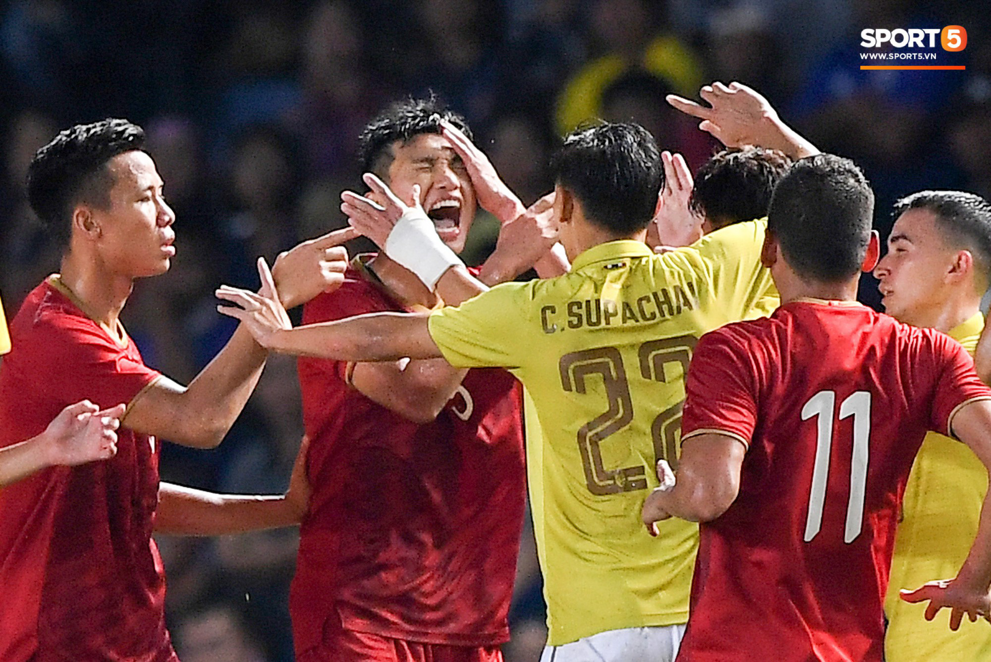 vietnamthailan562019kingcup431559797339081581928633156771746478860287511815782973022321293555672805ae186fccp.jpg