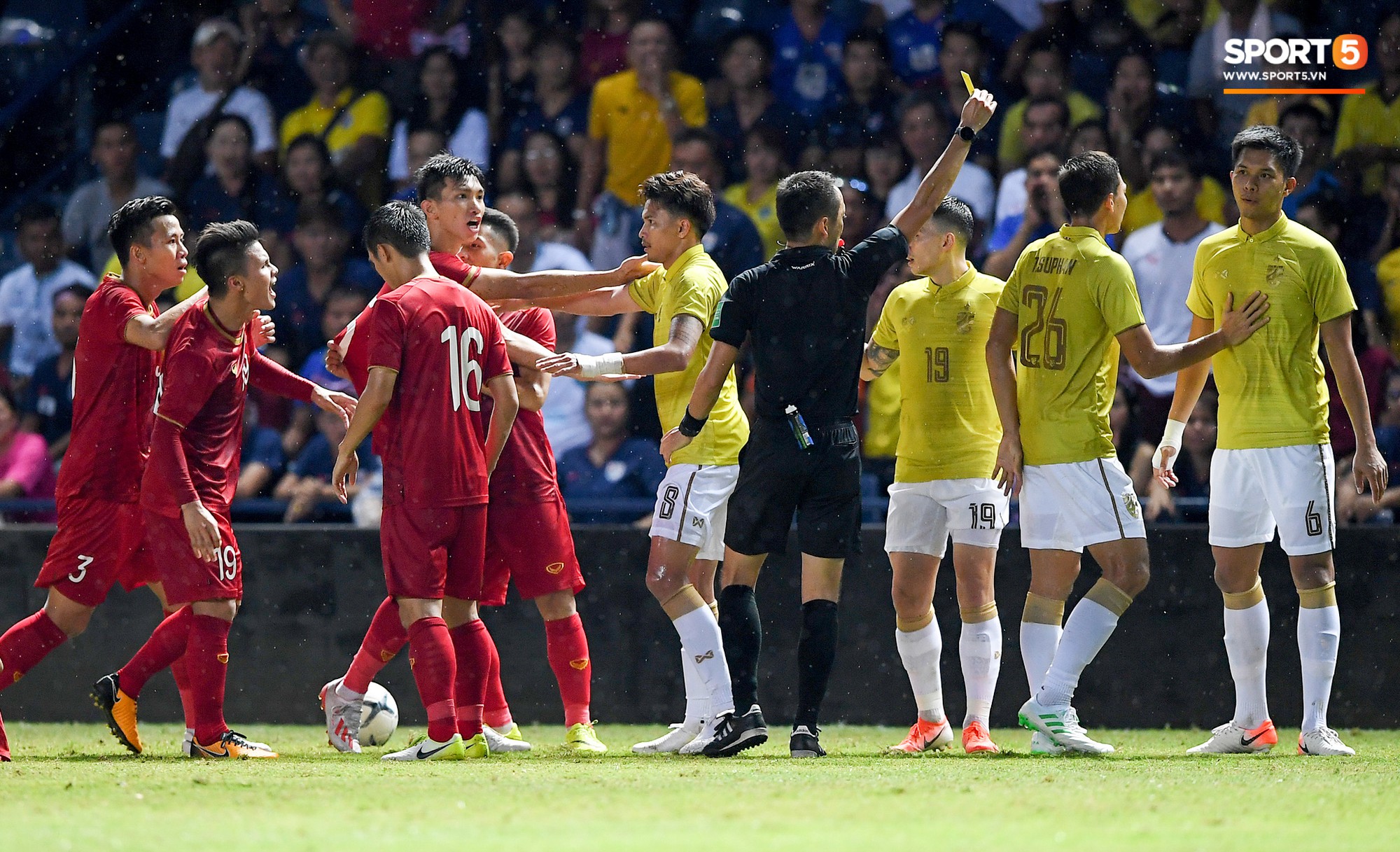 vietnamthailan562019kingcup49155979733909179944892257af886736cp.jpg