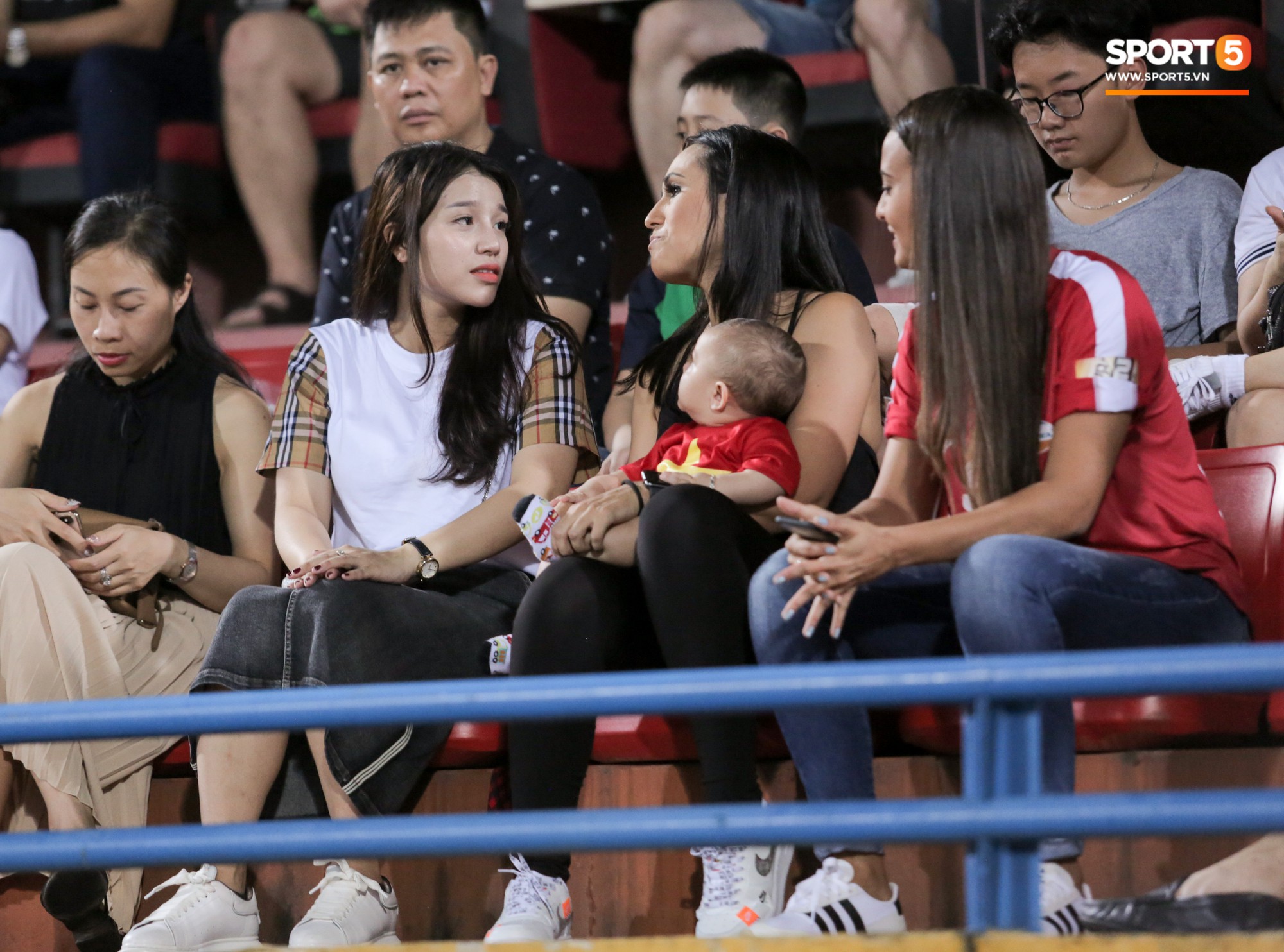 viettelslnavong8vleague20191615570814654141834289329ec879d4ba7cp.jpg